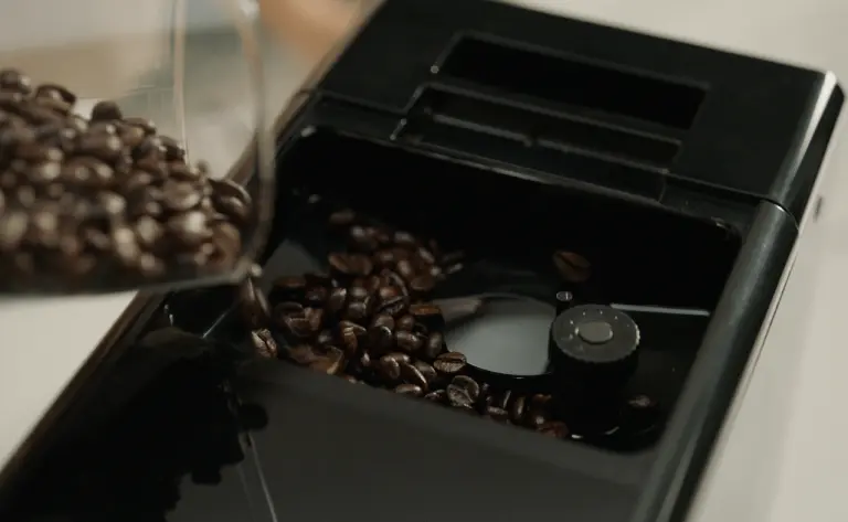Taze Kahve Çekirdeğinden Fincana Kahve Makinesi
